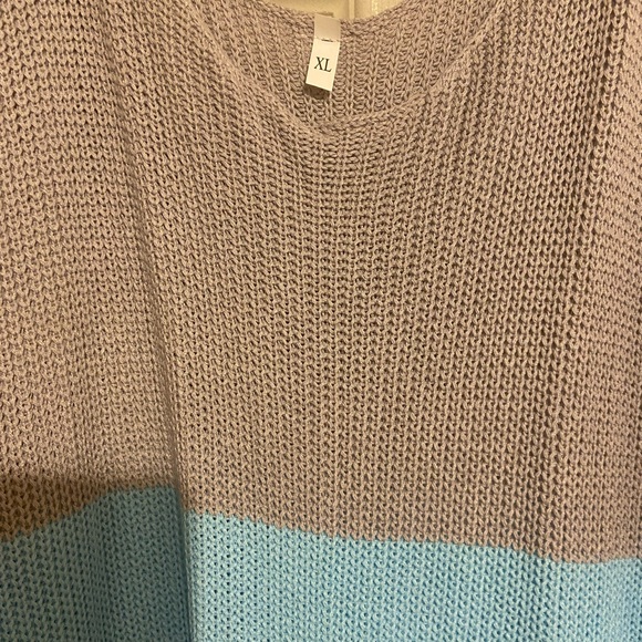 Top - Picture 2 of 2